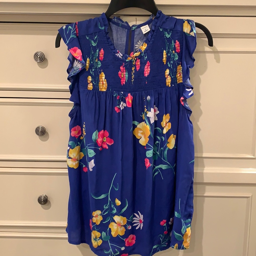 Flowing short sleeved top